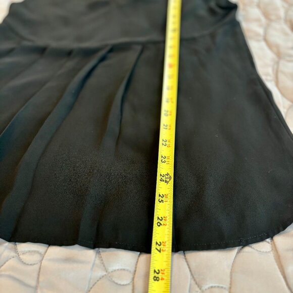 DR2 by Daniel Rainn Choker Neck Pleat Back Cap Sleeve Black Top W… - Picture 8 of 8